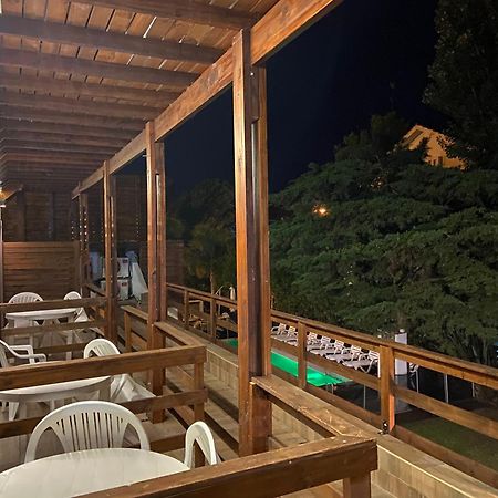 Ayres Village Apart Пинамар Екстериор снимка
